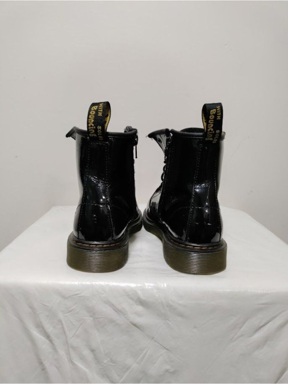 Doc Dr Martens Patent Leather Ankle Combat Boots Black Unisex Kids Size 4M/5W - Picture 9 of 11
